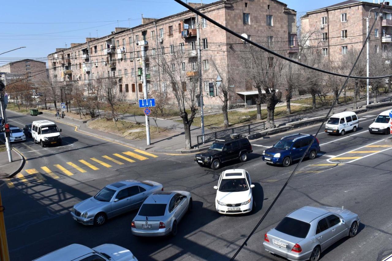 Напротив Спортивно-Концертного Комплекса Διαμέρισμα Γιερεβάν Εξωτερικό φωτογραφία